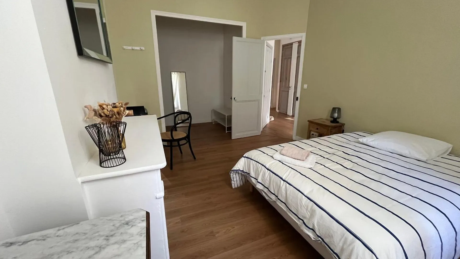 Superbe Appartement Spacieux, Calme, Central تولون